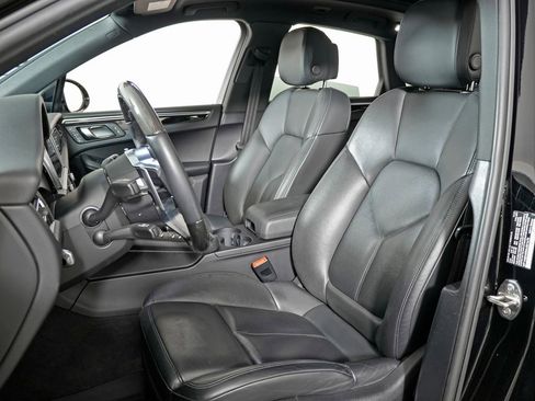 Certified 2021 Porsche Macan S AWD/4WD image 5