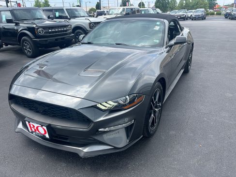 Used 2018 Ford Mustang Premium w/ Equipment Group 201A RWD image 3