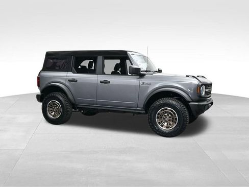 New 2025 Ford Bronco 4-Door image 3