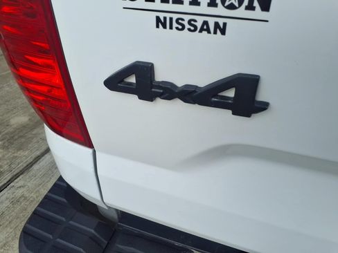 Used 2016 Toyota Tundra SR5 w/ SR5 Upgrade Package AWD/4WD image 9