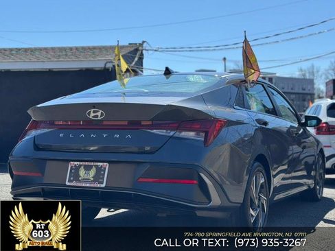 Used 2025 Hyundai Elantra SEL image 6