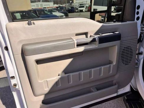 Used 2010 Ford F550 4x4 Regular Cab Super Duty image 18