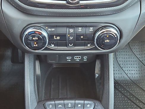 Used 2023 Chevrolet TrailBlazer LT w/ Convenience Package image 25