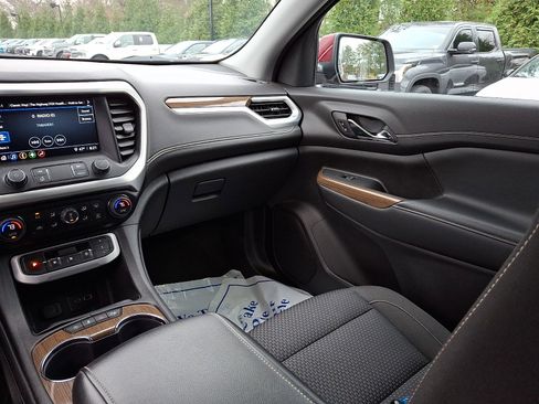 Certified 2023 GMC Acadia SLE image 16