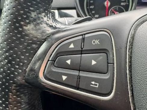 Used 2019 Mercedes-Benz GLE 400 4MATIC w/ Premium 2 Package image 12