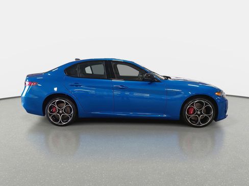 New 2025 Alfa Romeo Giulia AWD w/ Veloce Package AWD image 4
