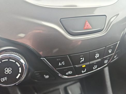 Used 2017 Chevrolet Cruze LT w/ Convenience Package image 11