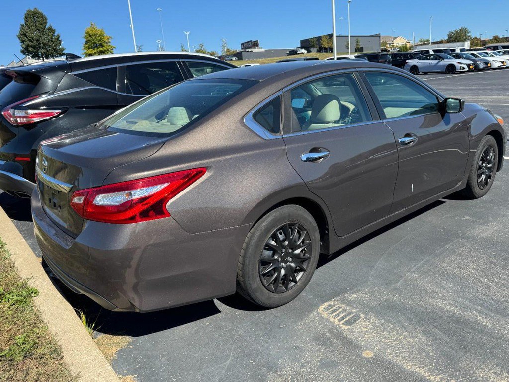 Used 2016 Nissan Altima 2.5 S FWD image 4