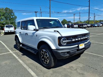 New 2026 Ford Bronco Outer Banks