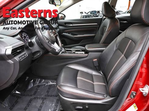 Used 2023 Nissan Altima 2.5 SR AWD/4WD image 14