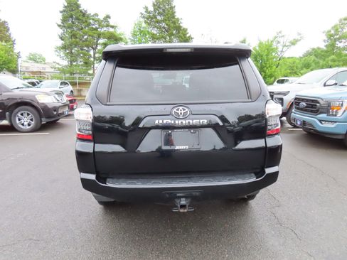 Used 2020 Toyota 4Runner SR5 Premium w/ Moonroof Package AWD/4WD image 6