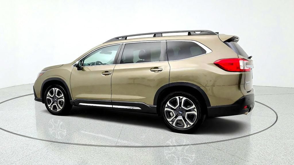 Used 2023 Subaru Ascent Limited w/ Technology Package AWD/4WD image 7