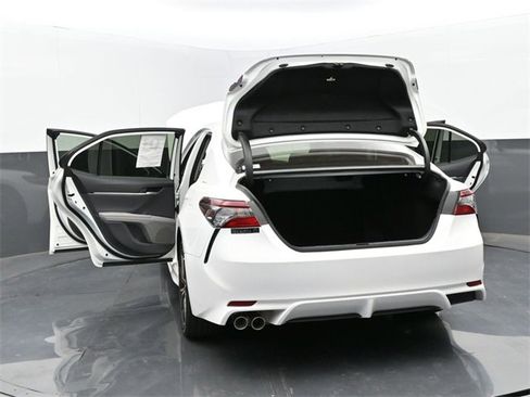 Used 2024 Toyota Camry SE image 35