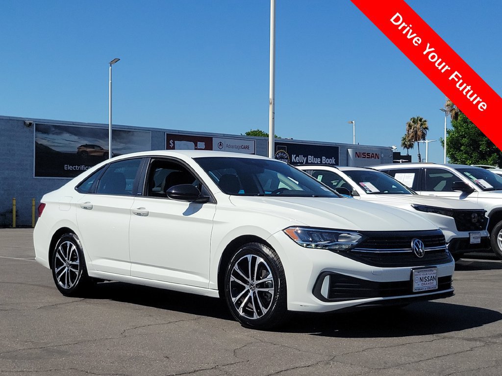 Used 2024 Volkswagen Jetta Sport FWD image 30