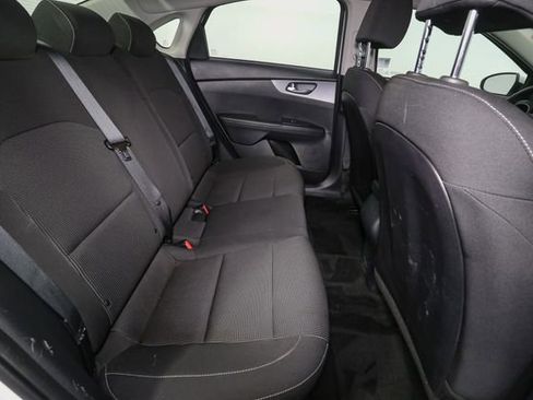 Used 2020 Kia Forte LXS FWD image 17