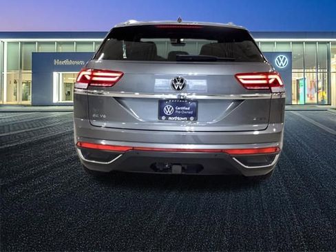 Used 2023 Volkswagen Atlas Cross Sport SE w/ Black Wheel Package AWD/4WD image 28