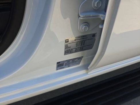 Used 2025 GMC Sierra 2500 AT4 w/ AT4 Premium Plus Package AWD/4WD image 32