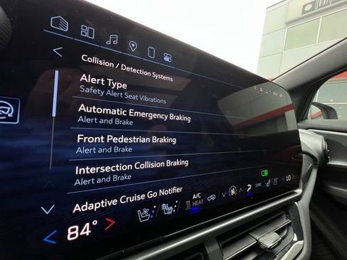 Used 2025 Chevrolet Equinox EV RS w/ Convenience Package II image 31