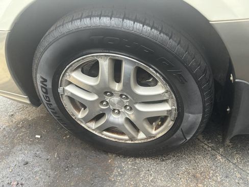 Used 2004 Subaru Outback Wagon image 13