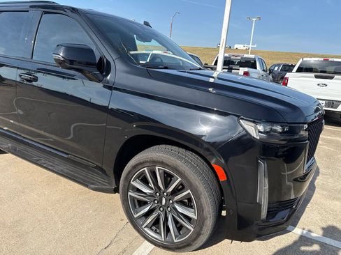 Used 2023 Cadillac Escalade Sport AWD/4WD image 5