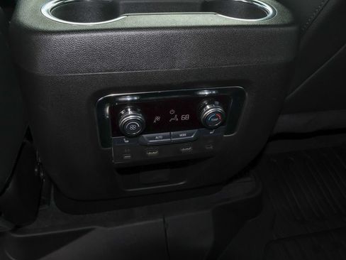 Used 2025 GMC Yukon XL Denali w/ Denali Reserve Package AWD/4WD image 16
