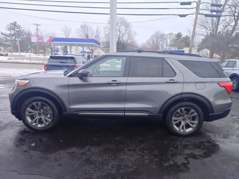 Used 2021 Ford Explorer XLT w/ Equipment Group 202A image 1