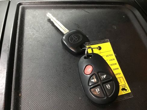 Used 2018 Toyota Sienna LE w/ Protection Package FWD image 10