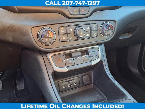 Used 2023 GMC Terrain SLT image 16