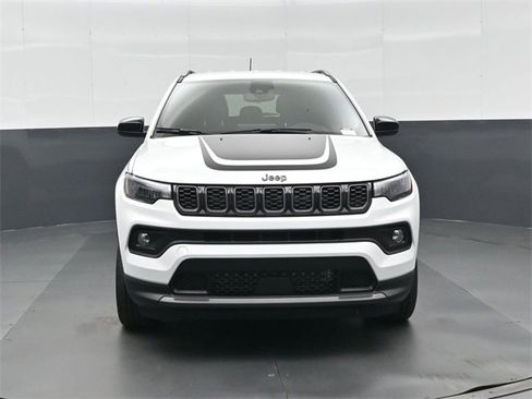 New 2026 Jeep Compass Latitude image 9