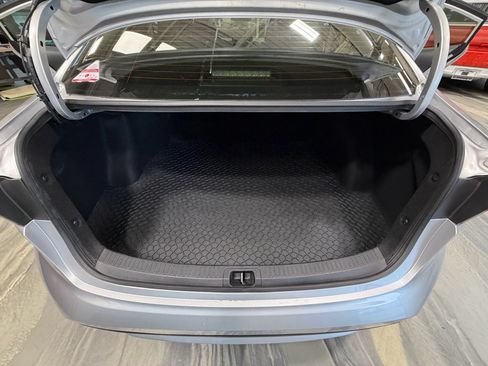 Used 2022 Toyota Corolla LE FWD image 44