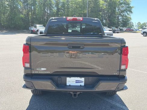 Used 2024 Chevrolet Colorado LT w/ LT Convenience Package III AWD/4WD image 5