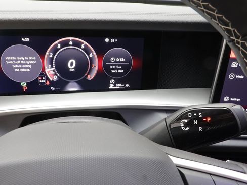 New 2026 Volkswagen Tiguan SE image 12