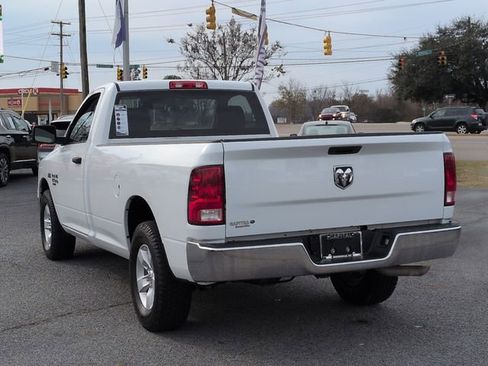 Used 2022 RAM 1500 Classic SLT image 5