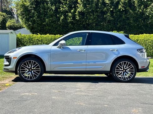 New 2026 Porsche Macan image 2