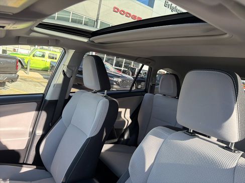 Used 2018 Toyota RAV4 XLE image 5