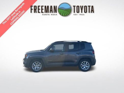 Used 2017 Jeep Renegade Latitude image 1