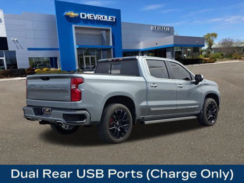 Used 2024 Chevrolet Silverado 1500 High Country w/ Technology Package image 9