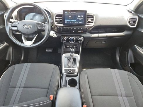 Used 2025 Hyundai Venue SEL FWD image 19
