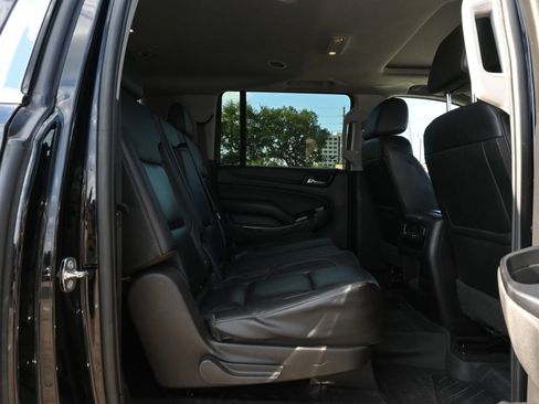 Used 2020 Chevrolet Suburban LT AWD/4WD image 23