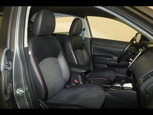Used 2024 Mitsubishi Outlander Sport SE AWD/4WD image 27