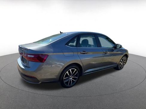 Used 2025 Volkswagen Jetta SE image 15