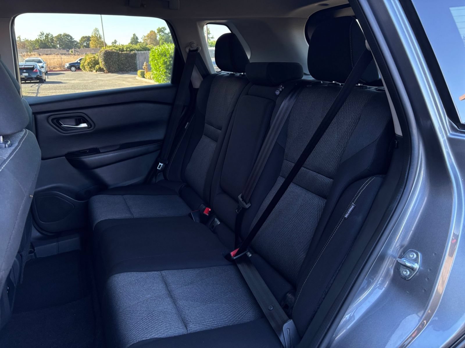 Used 2025 Nissan Rogue SV AWD/4WD image 38