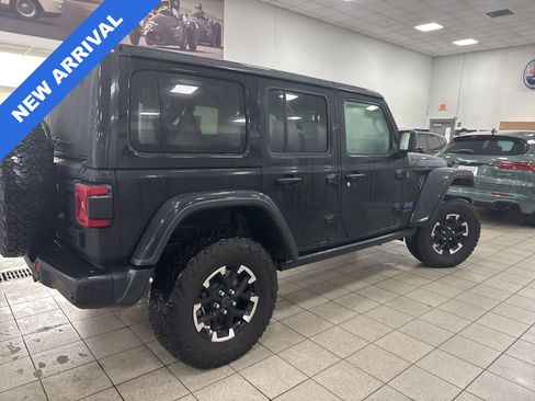 Used 2024 Jeep Wrangler Unlimited Rubicon 4xe image 2