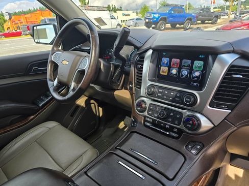 Used 2017 Chevrolet Suburban Premier AWD/4WD image 12