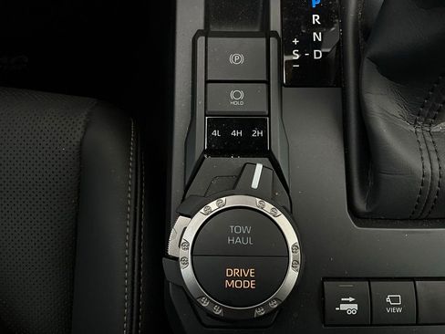 Used 2024 Toyota Tacoma Limited w/ Limited Package (LT) image 28