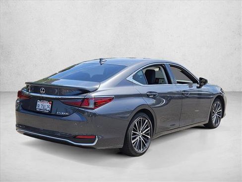 Used 2024 Lexus ES 300h w/ Premium Package FWD image 5