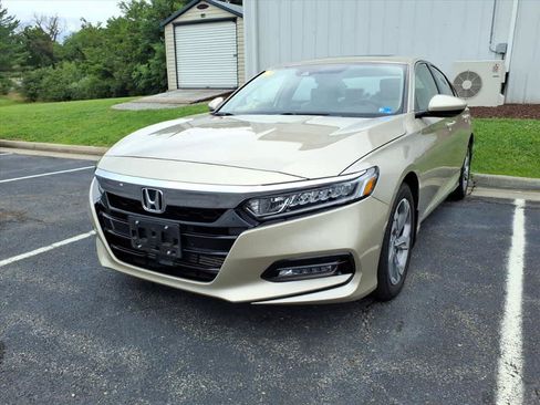 Used 2018 Honda Accord EX image 3