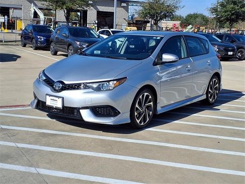 Used 2017 Toyota Corolla iM image 3
