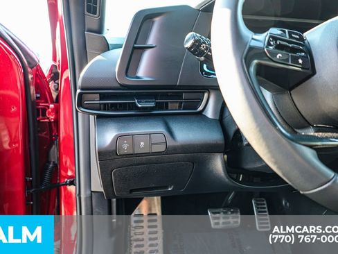 Used 2025 Hyundai Elantra Sport image 25