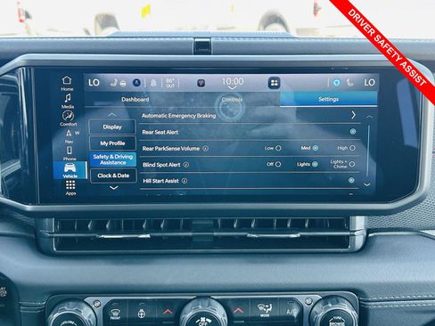 Used 2024 Jeep Gladiator Rubicon AWD/4WD image 8